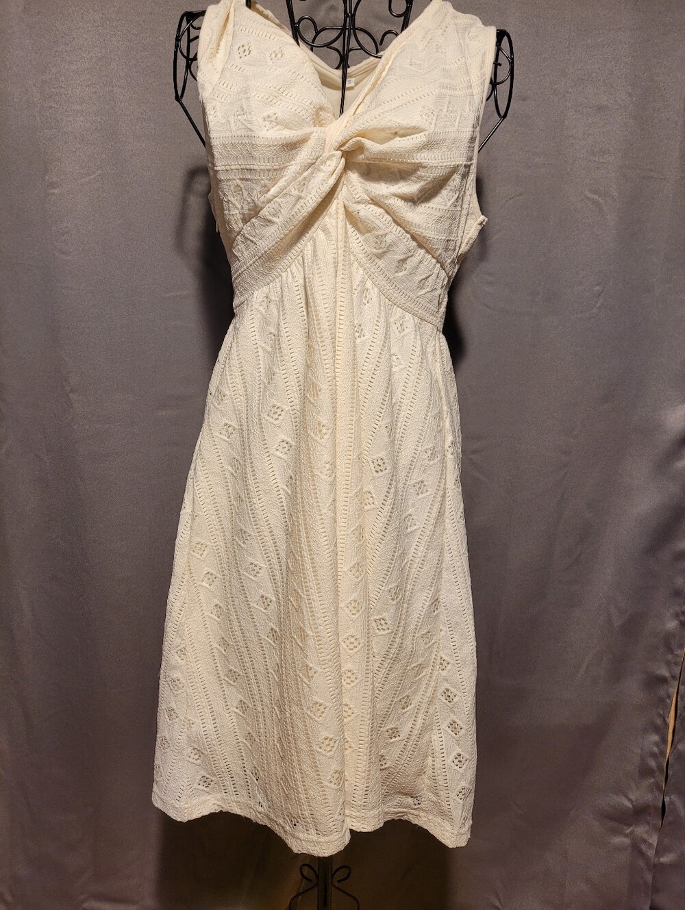 Amazon Cream Sleeveless Twist-Front Lace A-Line Dress